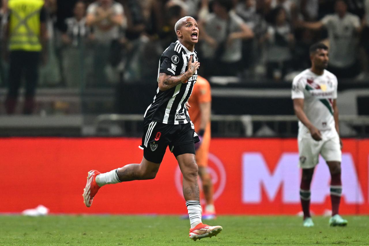 Deyverson fez dois gols do Atlético. (Foto: Pedro Vilela/Getty Images)