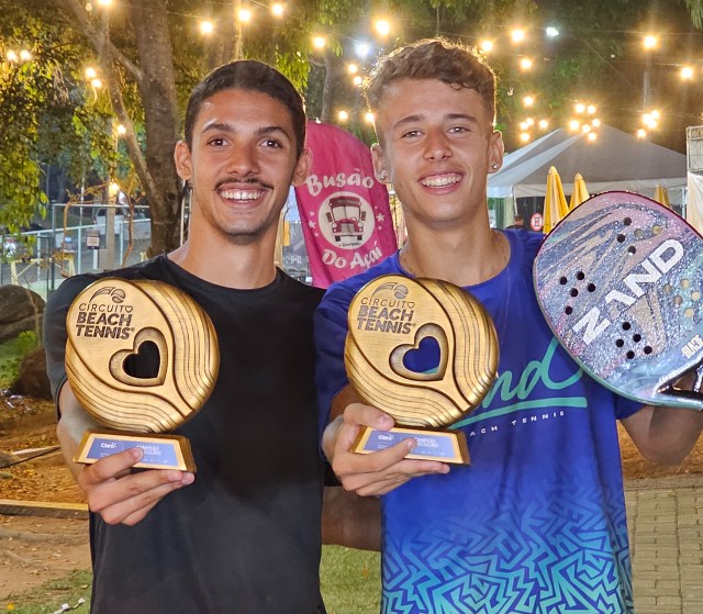 Foto: Bernardes de preto e Nomelini de azul (Foto: Divulgação)