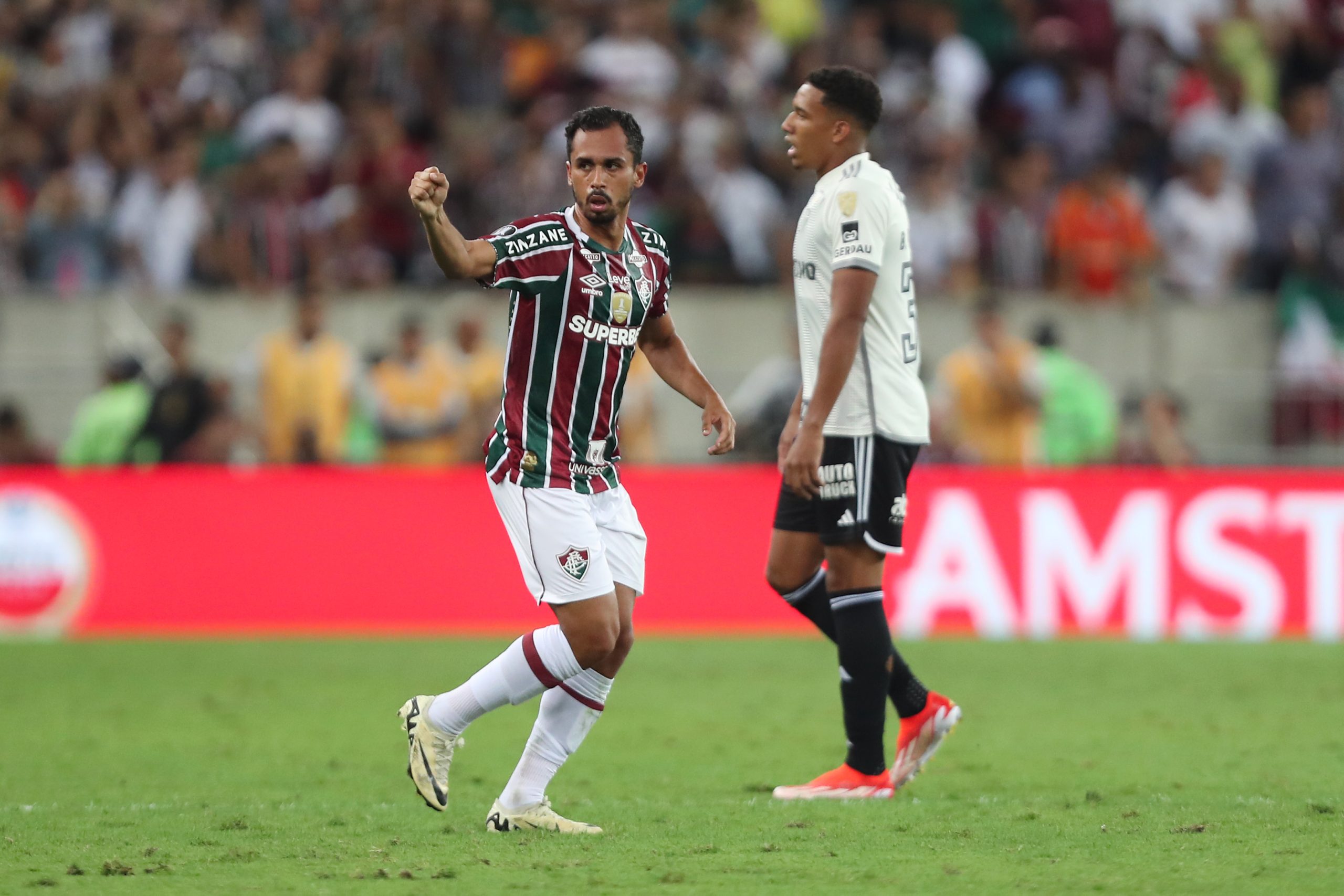 Lima celebra gol pelo Fluminense (Foto: Wagner Meier/Getty Images)