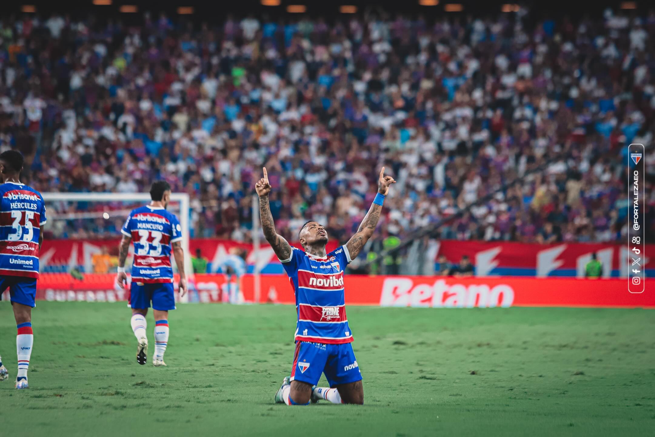 Marinho comemora um de seus gols. (Foto: Matheus Lotif/Fortaleza EC)