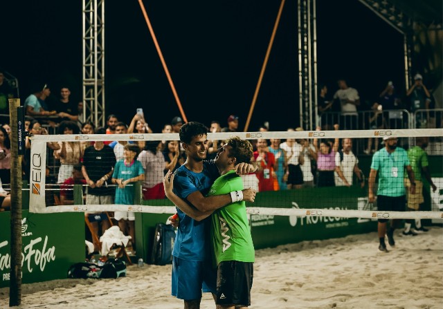 Giovanni Cariani e Daniel Mola (Foto: Veiga Produções)