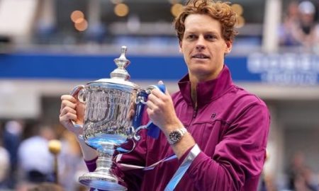 Sinner com o troféu (Foto: Garrett Ellwood/USTA)