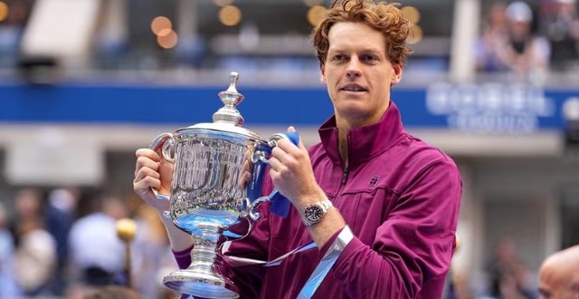 Sinner com o troféu (Foto: Garrett Ellwood/USTA)