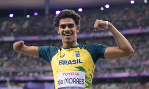 Thomaz Ruan quebra recorde da temporada e conquista bronze nos 400m T47 (Foto: Douglas Magno/CPB)