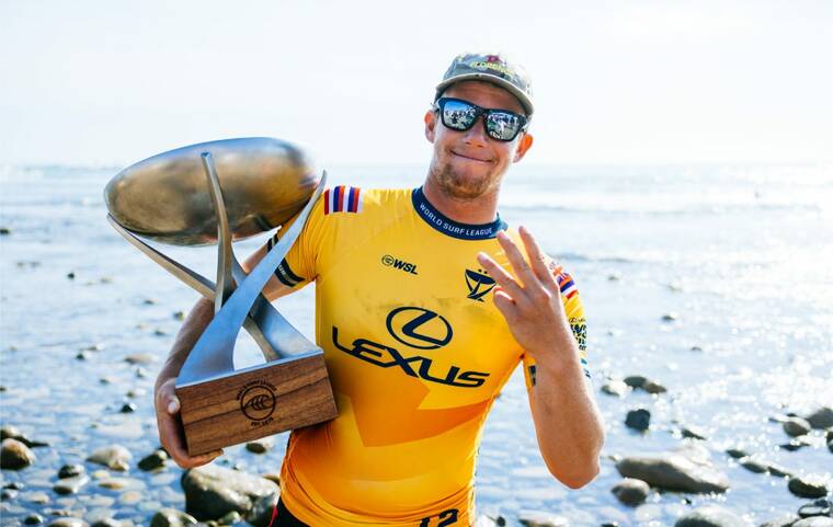 John John Florence comemora vitória na WSL. (Foto: Pat Nolan / WSL)