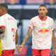 Vinícius Lago e Vitinho Mota, jogadores do time sub-23 do Red Bull Bragantino. (Foto: Fernando Roberto/Red Bull Bragantino)