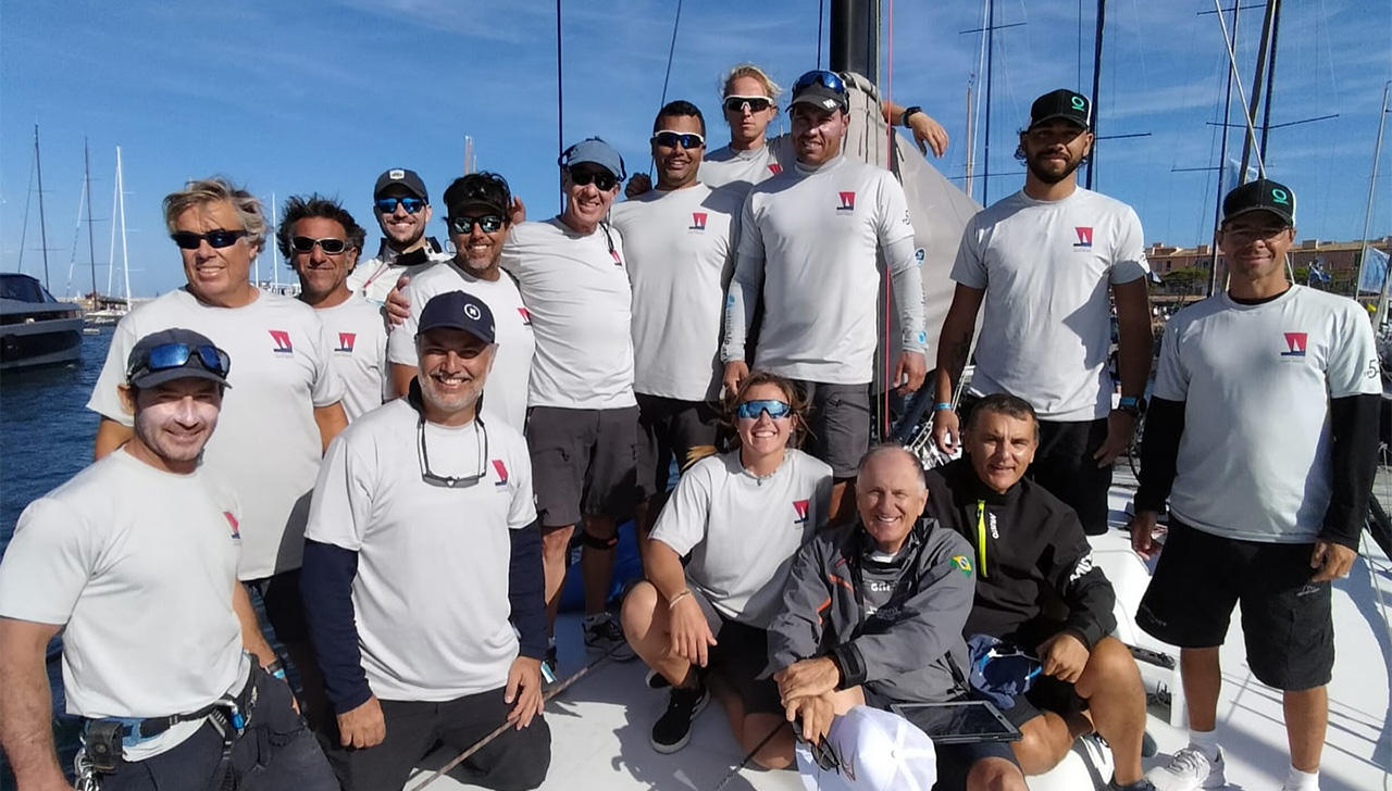 Brasileiros ficaram em terceiro lugar na Les Voiles de Saint-Tropez (Foto: Divulgação)