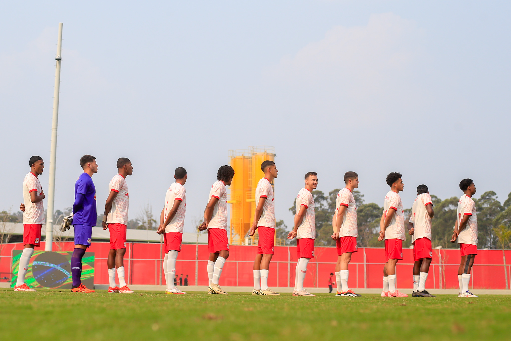 Jogadores do time Sub-20 do Red Bull Bragantino. (Foto: Fernando Roberto/Red Bull Bragantino)