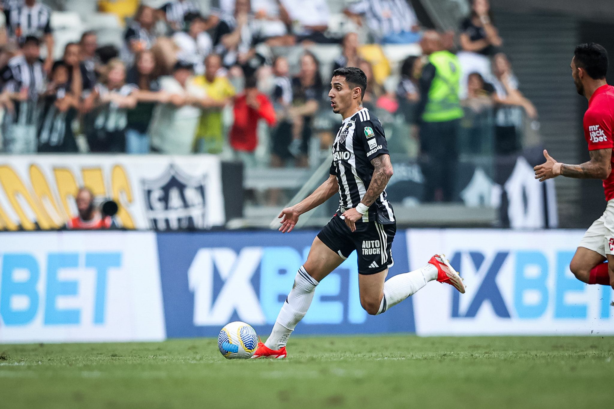 Cadu se lesionou às vésperas do confronto contra o Vitória. Foto: Pedro Souza|Atlético-MG