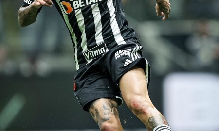 Guilherme Arana sofreu uma lesão muscular na coxa esquerda na partida contra o Vasco da Gama, pela Copa do Brasil. Foto: Pedro Souza|Atlético-MG