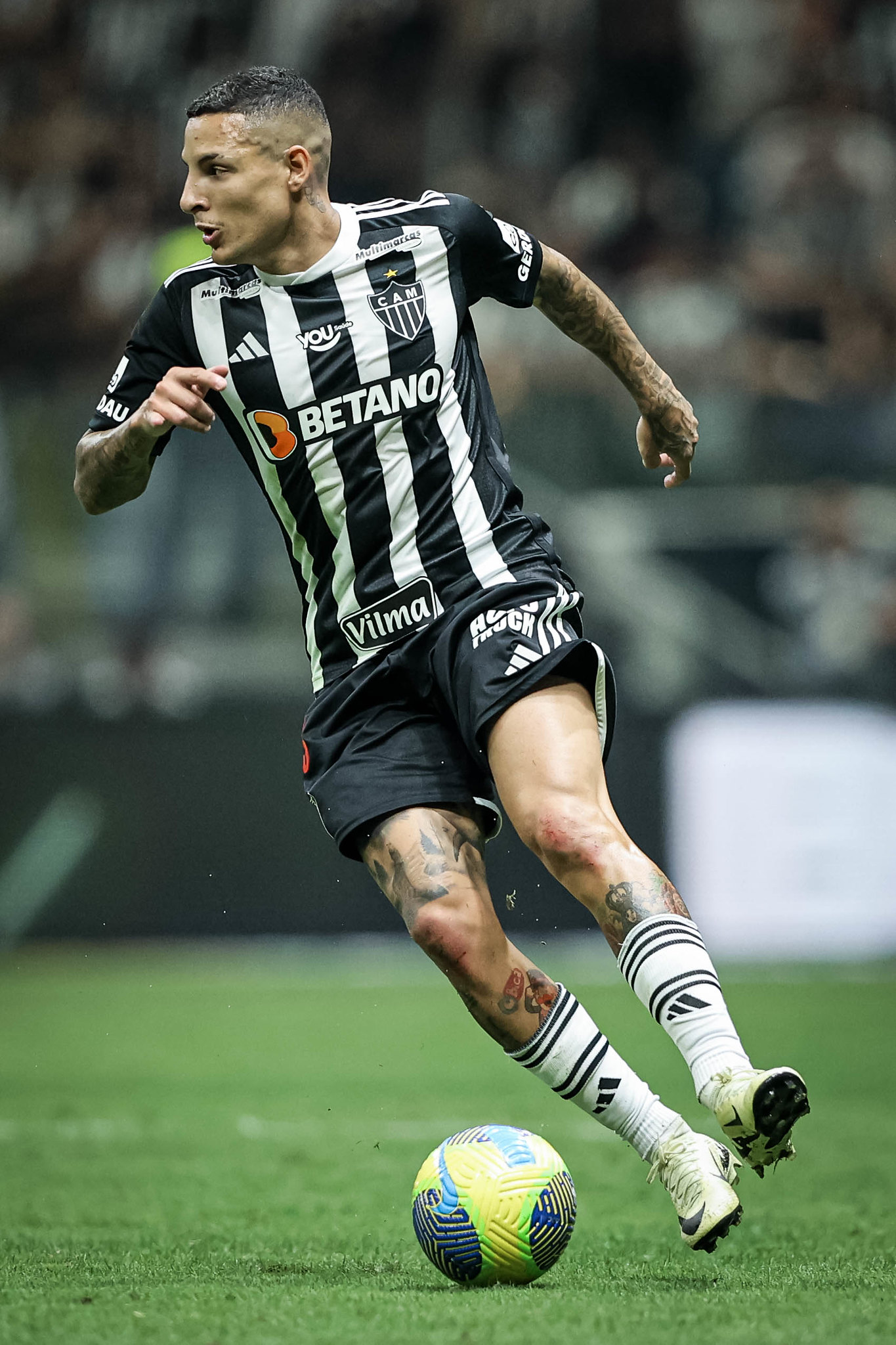 Guilherme Arana sofreu uma lesão muscular na coxa esquerda na partida contra o Vasco da Gama, pela Copa do Brasil. Foto: Pedro Souza|Atlético-MG