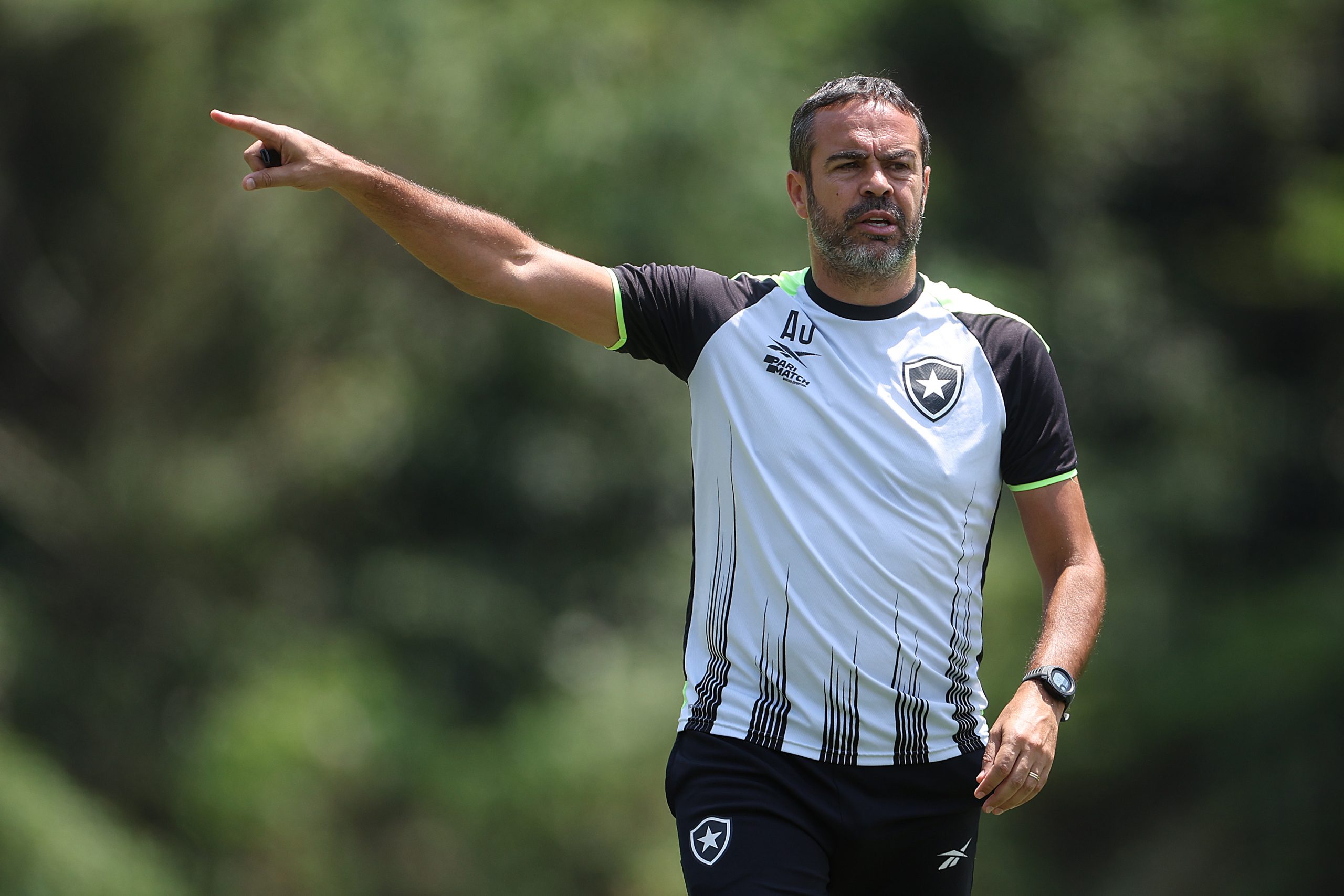 Técnico Artur Jorge no treino no Botafogo (Foto: Vítor Silva/Botafogo)