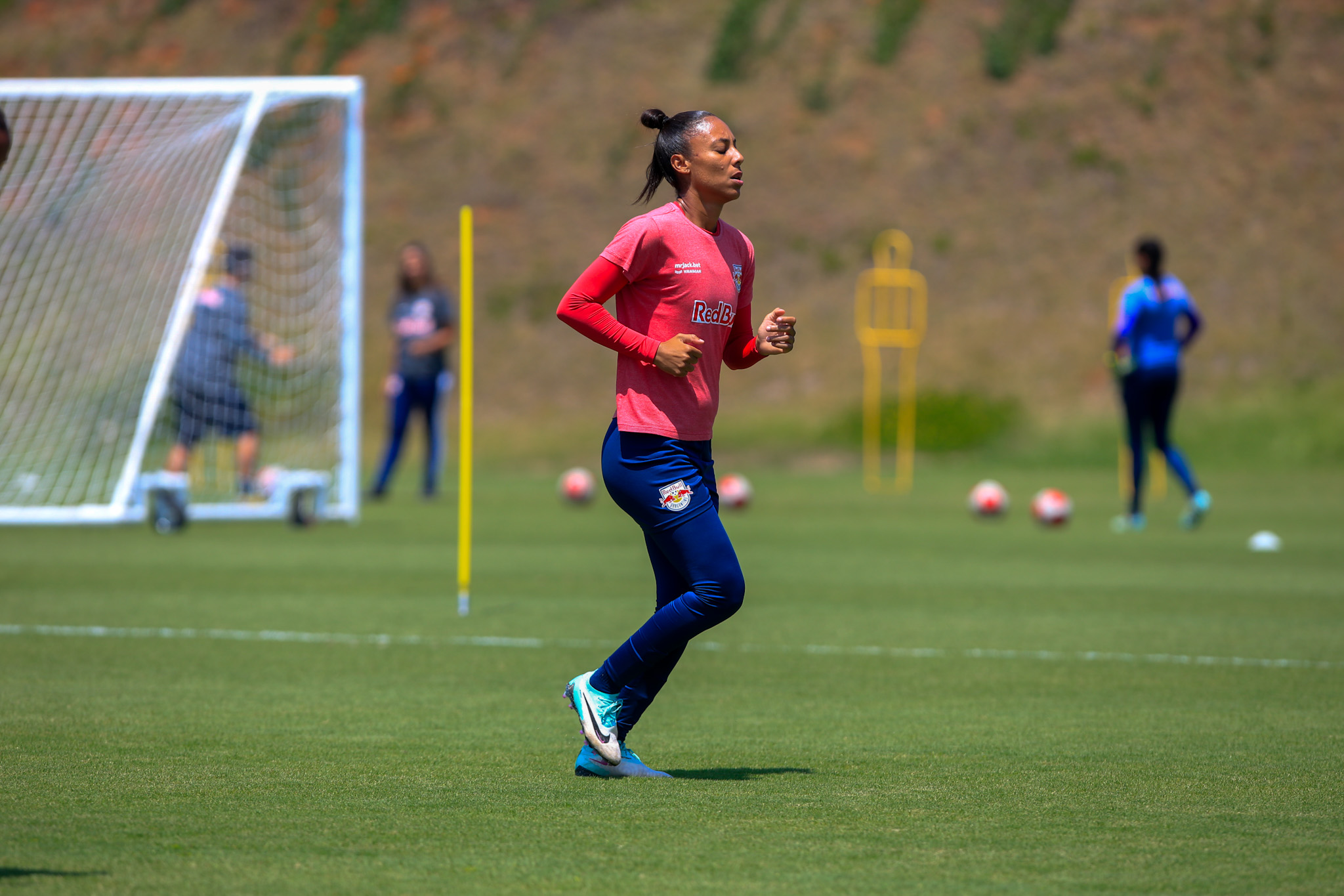 Isa Fernandes, jogadora do time feminino profissional do Red Bull Bragantino. (Foto: Fernando Roberto/Red Bull Bragantino)