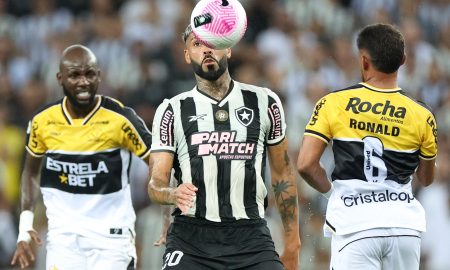 Disputa. (Foto: Vitor Silva/Botafogo)