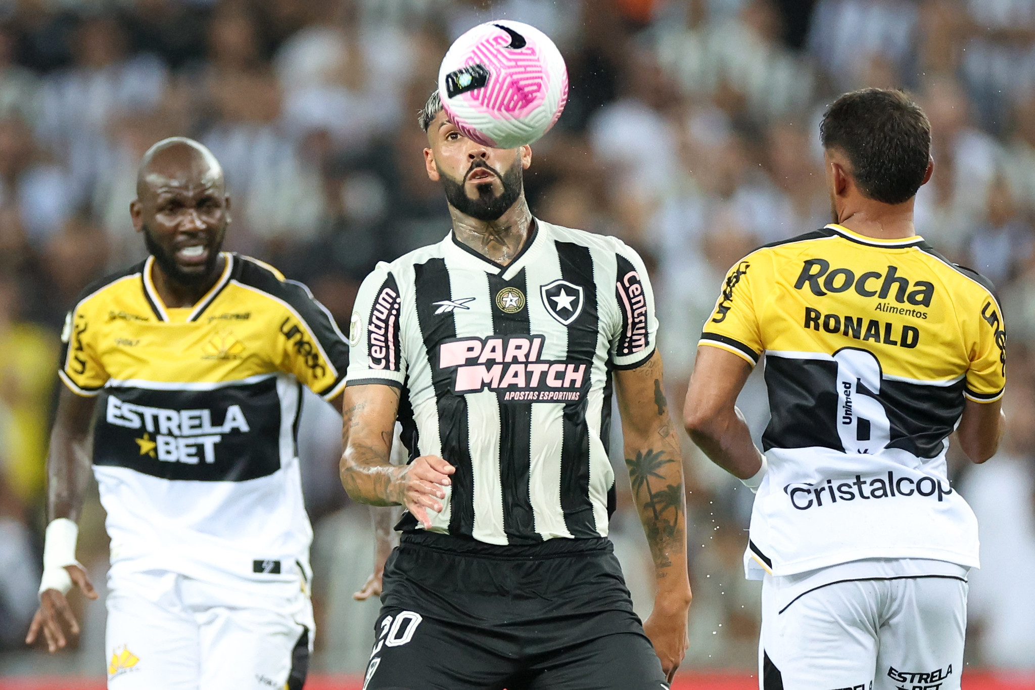 Disputa. (Foto: Vitor Silva/Botafogo)