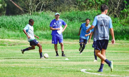 Fernando Garcia assume como técnico da categoria Sub-17 do Grêmio (Foto: Angelo Pieretti/Grêmio FBPA)