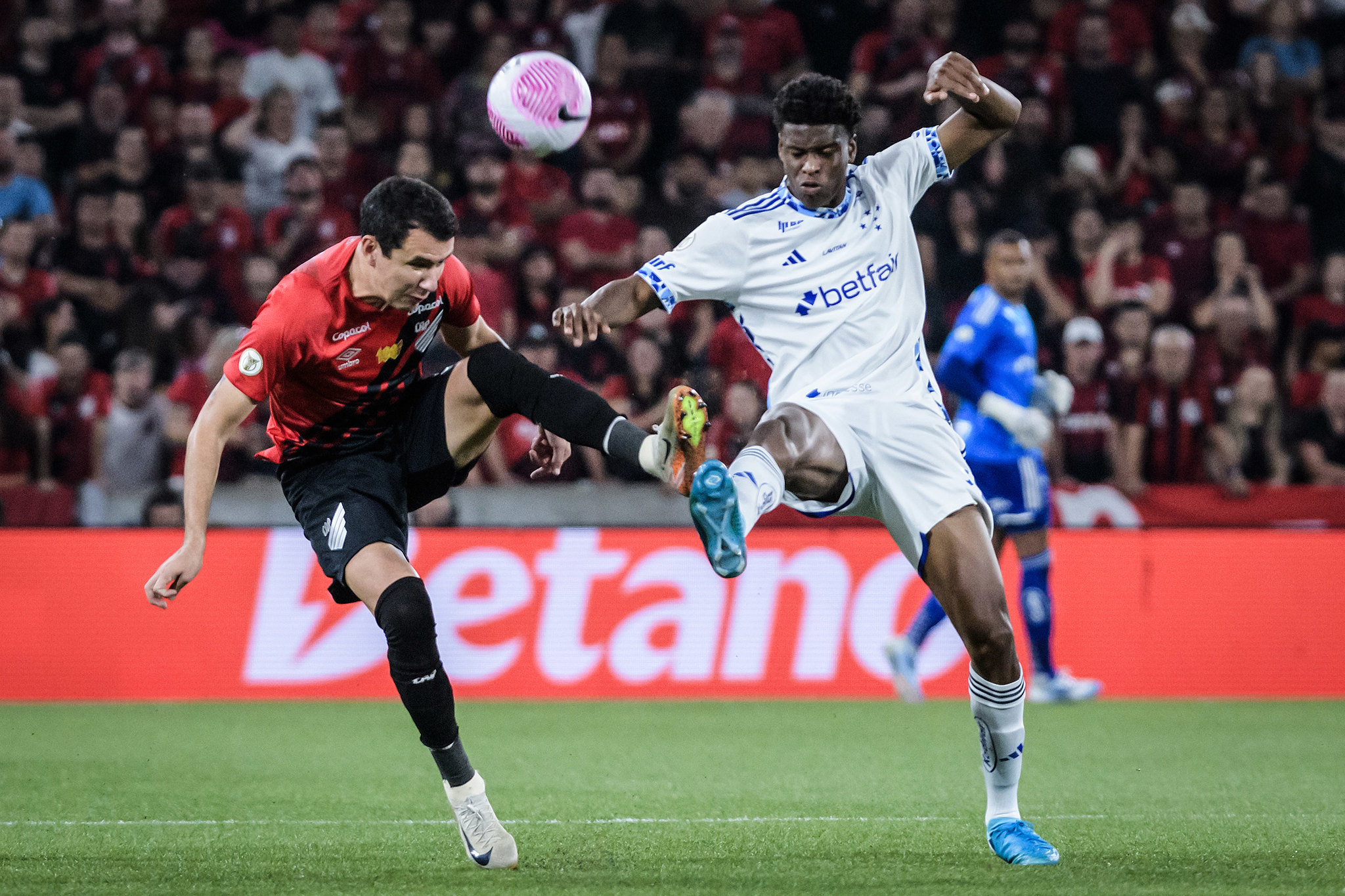 Athletico voltou a vencer no Brasileirão (Foto: Gustavo Aleixo/Cruzeiro)