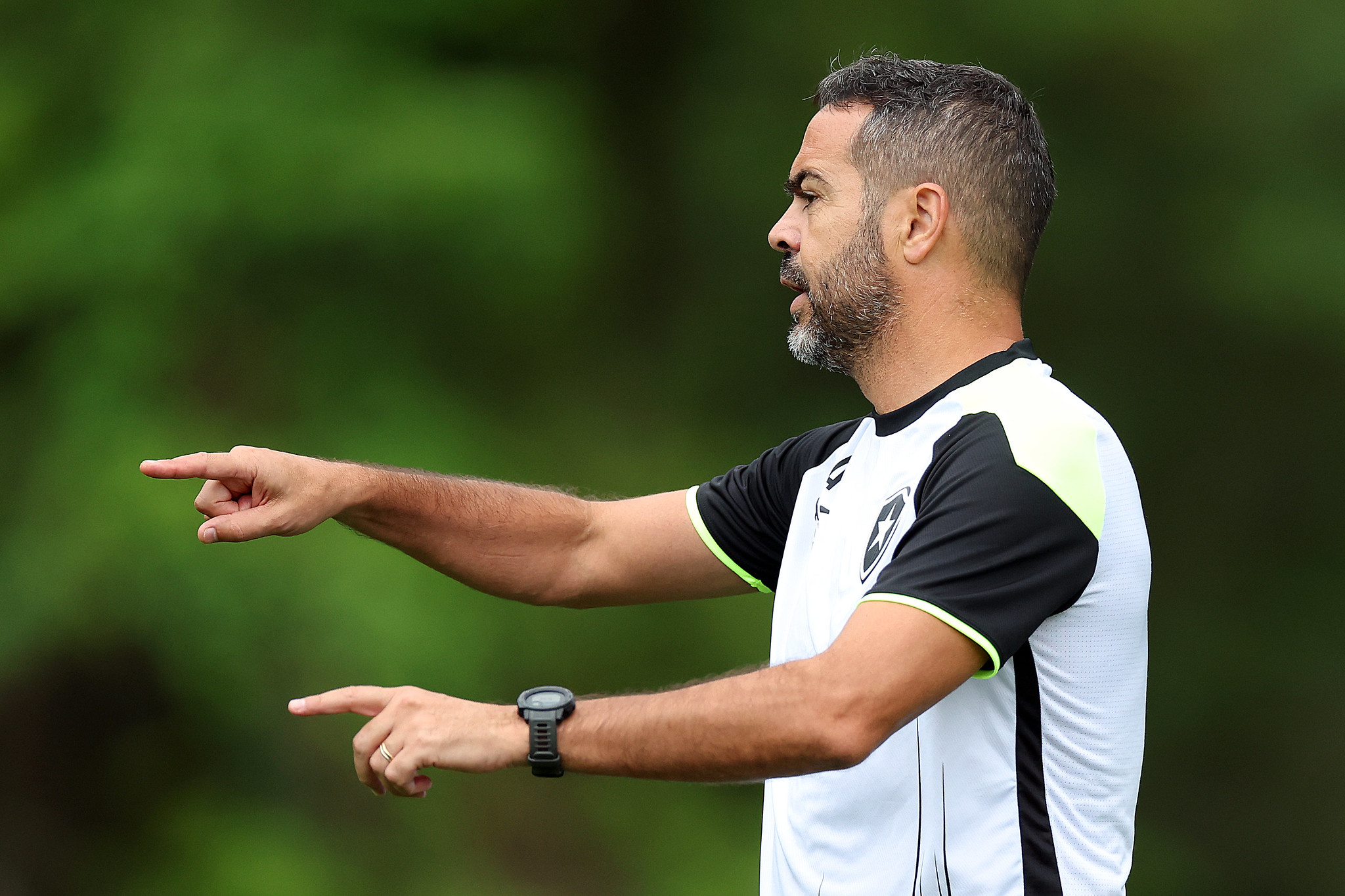 Artur Jorge durante treino do Botafogo. (Foto: Vitor Silva/Botafogo)