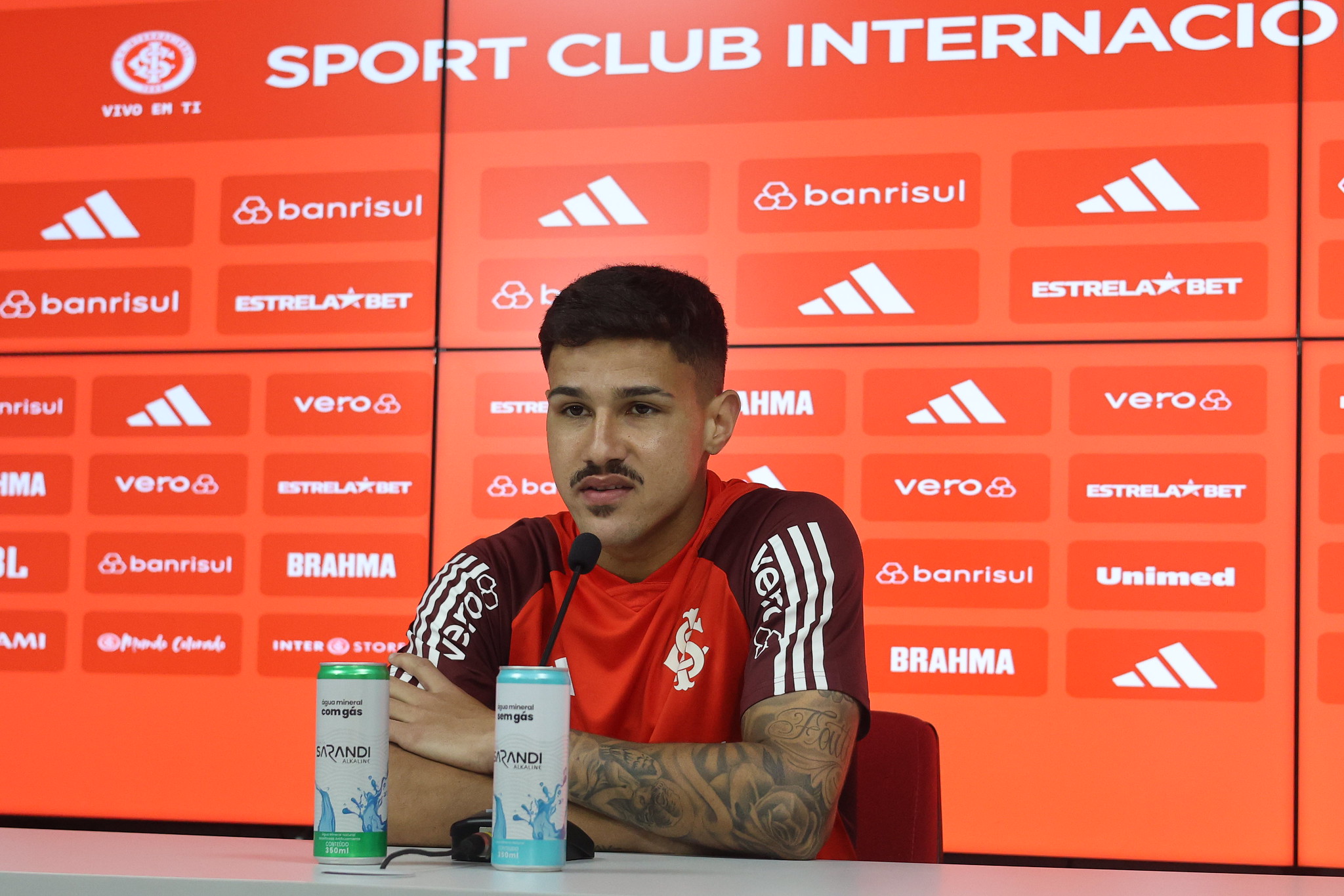 Rômulo revela foco do Internacional no G-4 e não descarta briga pelo título: 'sonhar é de graça' (Foto: Ricardo Duarte/SC Internacional)