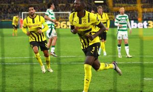 Borussia comemorando a goleada sobre o Celtic. (Foto: Dean Mouhtaropoulos/Getty Images)