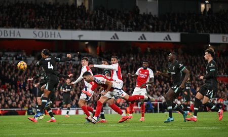 Cabeceio do Merino. (Foto: Shaun Botterill/Getty Images)