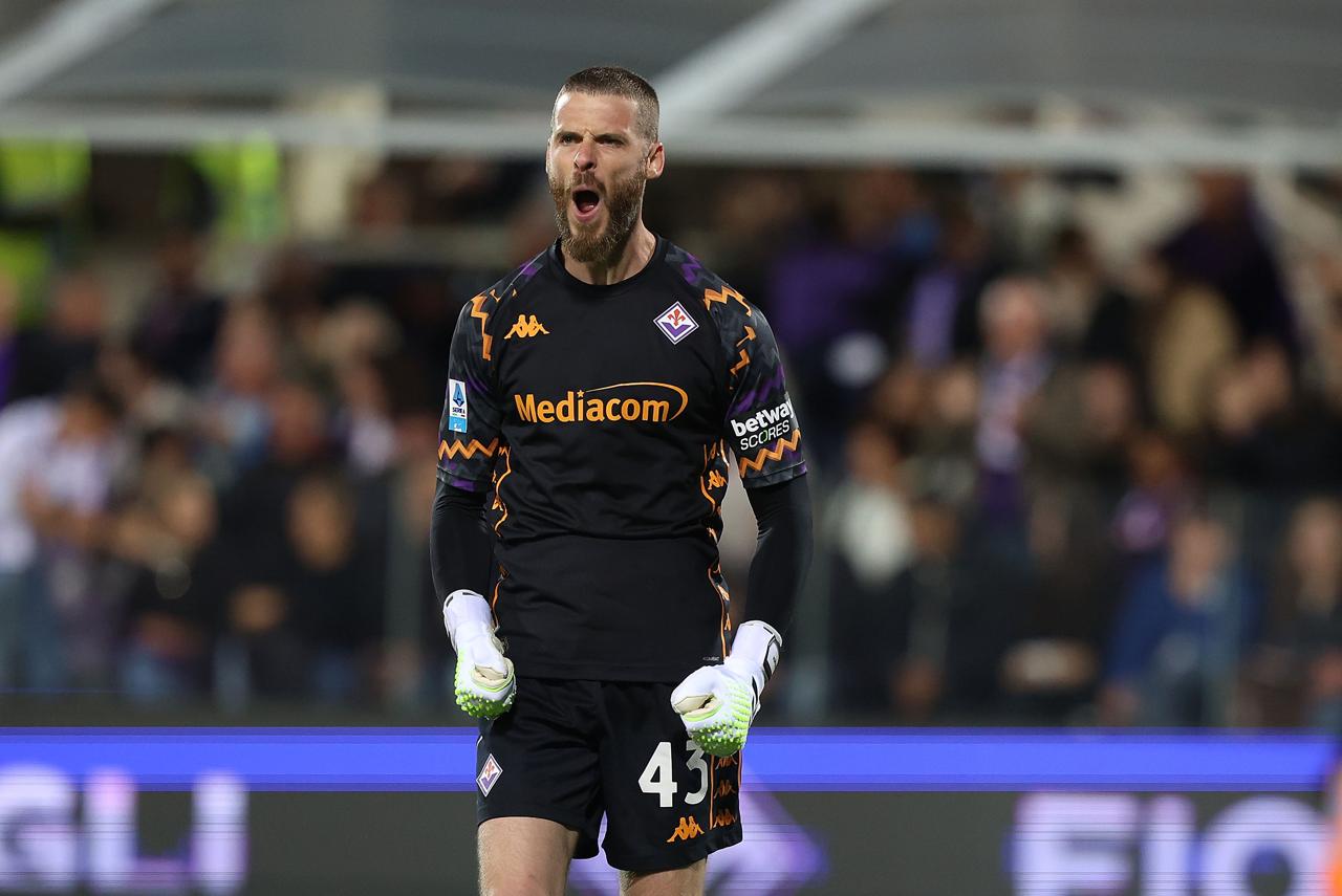 De Gea comemorando um dos pênaltis defendidos. (Foto: Gabriele Maltinti/Getty Images)