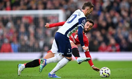 Entrada de Bruno Fernandes em James Maddison. (Foto: Michael Regan/Getty Images)