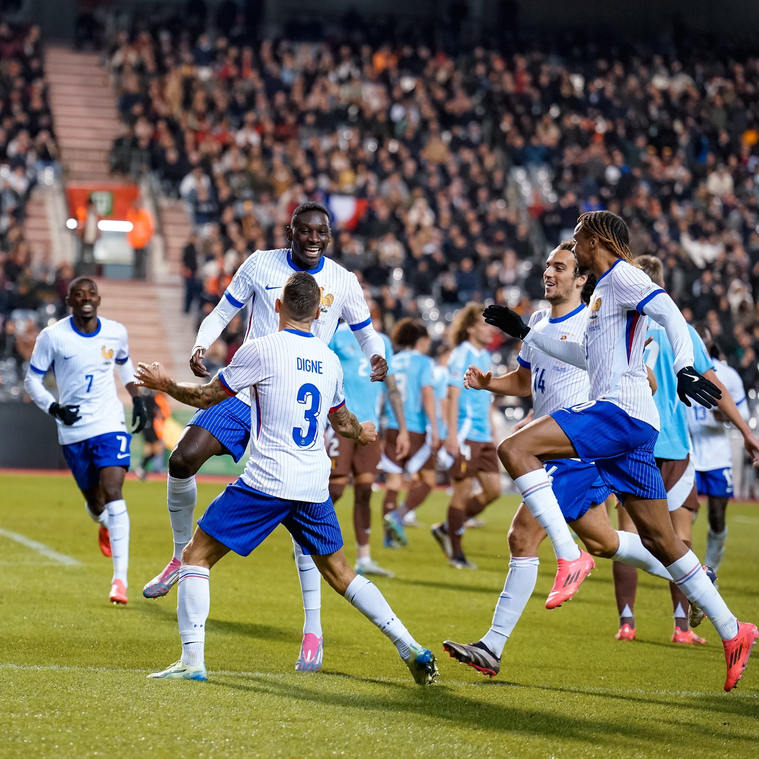 França comemorando a vitória. (Foto: divulgação/X/@equipedefrance)