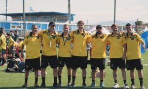 Simão, Gustavo, Pedro Henrique, Felipe, Samuel, Manoel e Rodrigo, da esquerda para a direita, membros da comissão técnica do Pulo Futebol (Foto: Gabriel Ferrari/FCom/Divulgação)