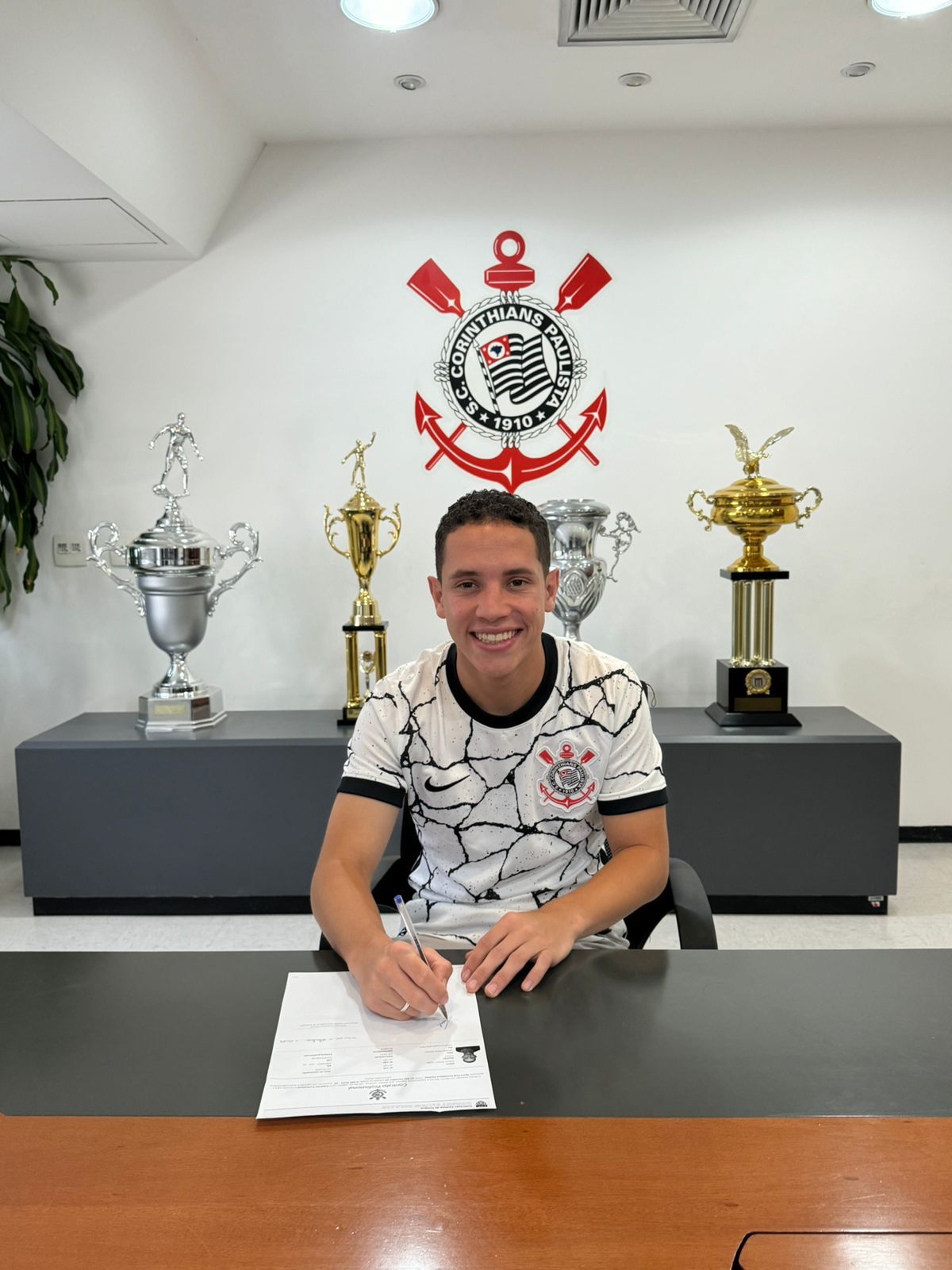 Novo reforço do Sub-20 do Corinthians, Robert Lopes enxerga nova fase com confiança. (Foto: Arquivo pessoal/Divulgação)