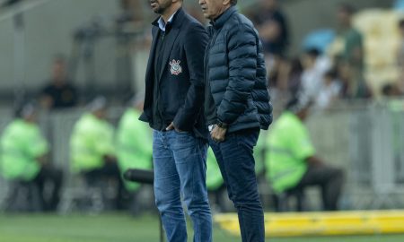 O Corinthians venceu o Athletico Paranaense dentro da Neo Química Arena por 5 a 2. Emiliano Díaz, auxiliar de Ramón, comemora e declara guerra no domingo (Foto: Rodrigo Coca/Agência Corinthians)