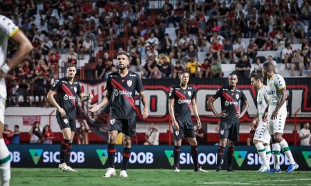 ‘Duelo dos desesperados’ encerra no 0x0. O Atlético Goianiense encara o tricolor na próxima rodada do campeonato