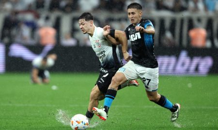 O Corinthians empatou por 2 a 2 com o Racing na noite desta quinta-feira (24) dentro da Neo Química Arena pelo jogo de ida da semifinal da Sul-Americana (Photo by Alexandre Schneider/Getty Images)