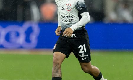 Matheus Bidu está sendo uma peça super importante nas últimas partidas do Corinthians. O lateral se sente confiante para os próximos desafios do Timão. (Foto: Rodrigo Coca/Agência Corinthians)