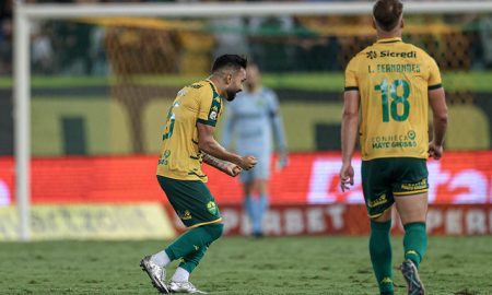 Dourado ainda pode se manter na Série A (Foto: Asscom Dourado)