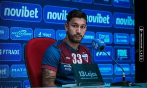 Eros Mancuso, em coletiva. (Foto: Leonardo Moreira/Fortaleza EC)