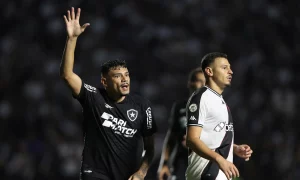 Jogadores do Botafogo e Vasco