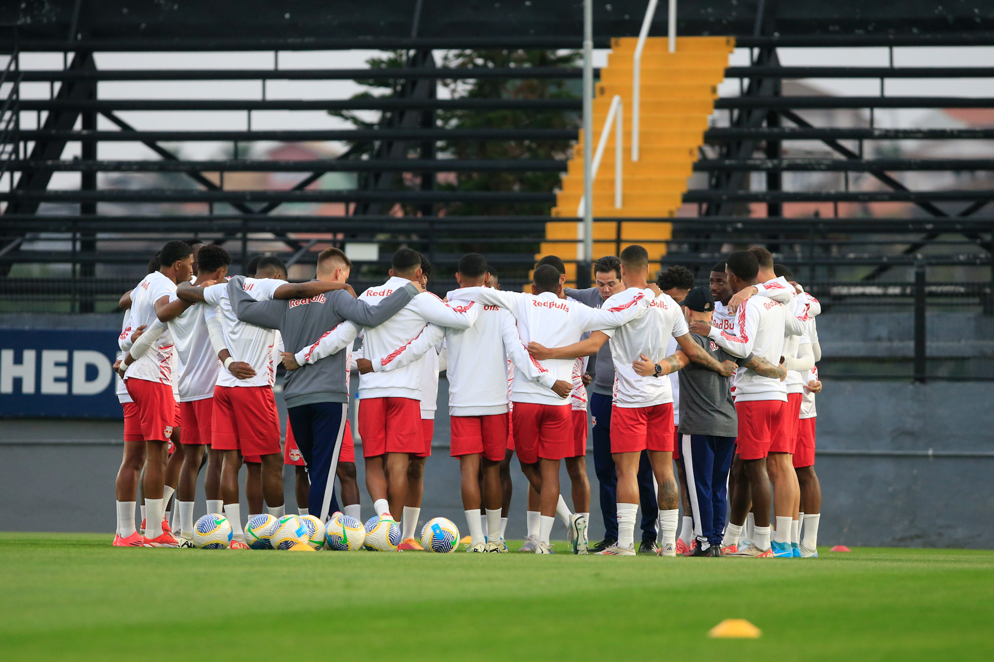 Jogadores do time sub-23 do Red Bull Bragantino. (Foto: Fernando Roberto/Red Bull Bragantino)