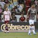 Fabio cometeu pênalti e levou o terceiro amarelo. (FOTO: MARCELO GONÇALVES / FLUMINENSE F.C.)