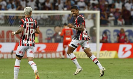 Jogadores do São Paulo destacam a vitória (Photo by Rubens Chiri)