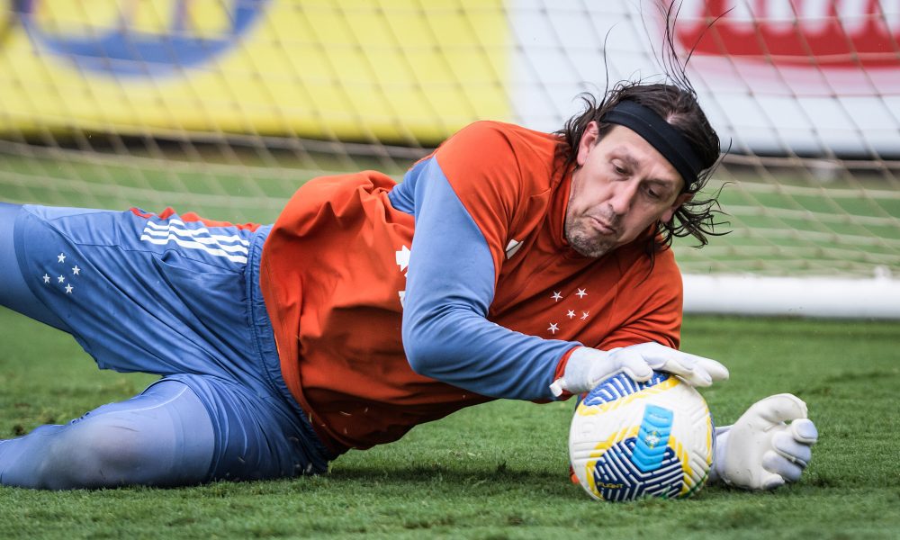 Goleiro Cássio treinando no Cruzeiro. (Foto: Gustavo Aleixo/Cruzeiro)