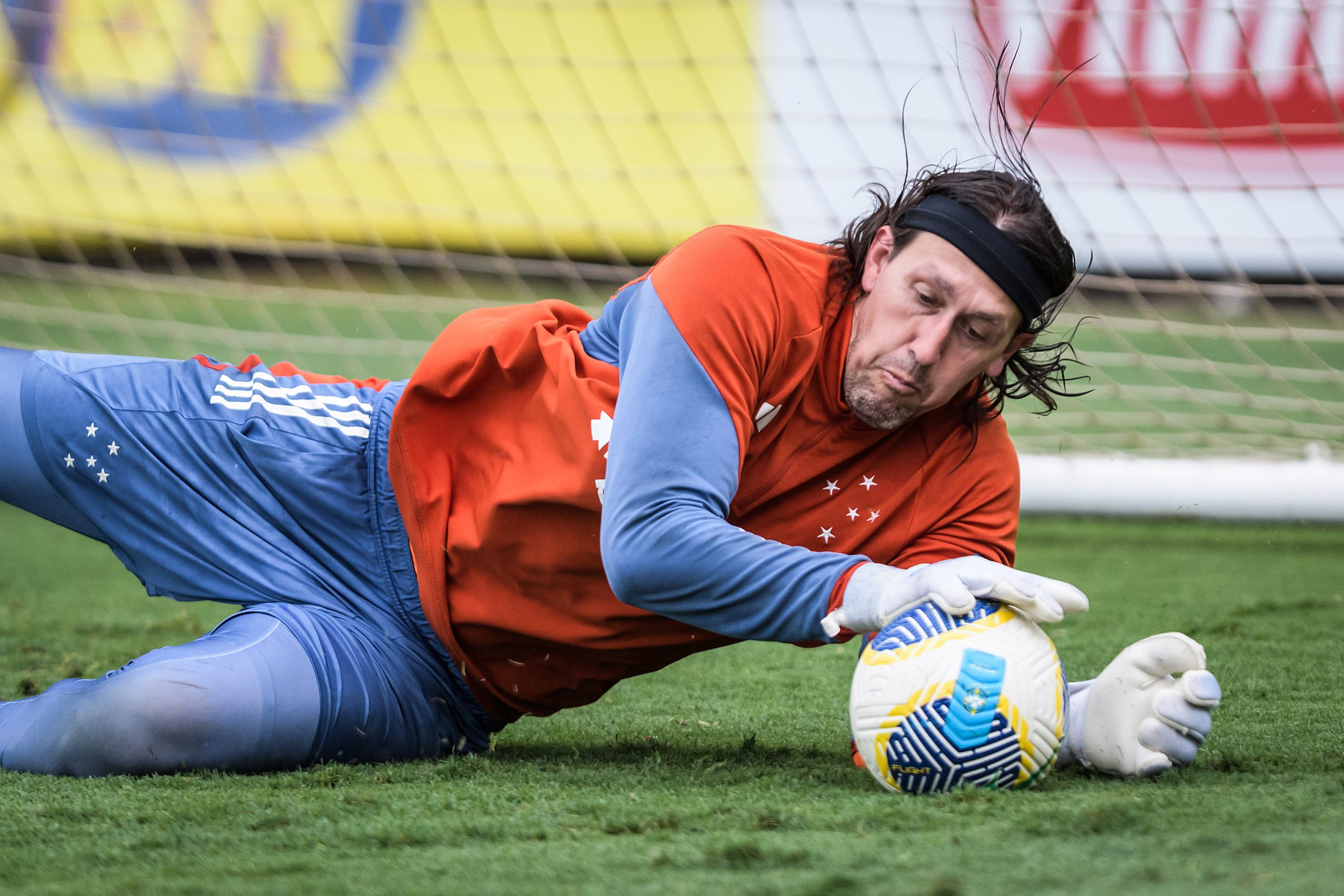 Goleiro Cássio treinando no Cruzeiro. (Foto: Gustavo Aleixo/Cruzeiro)