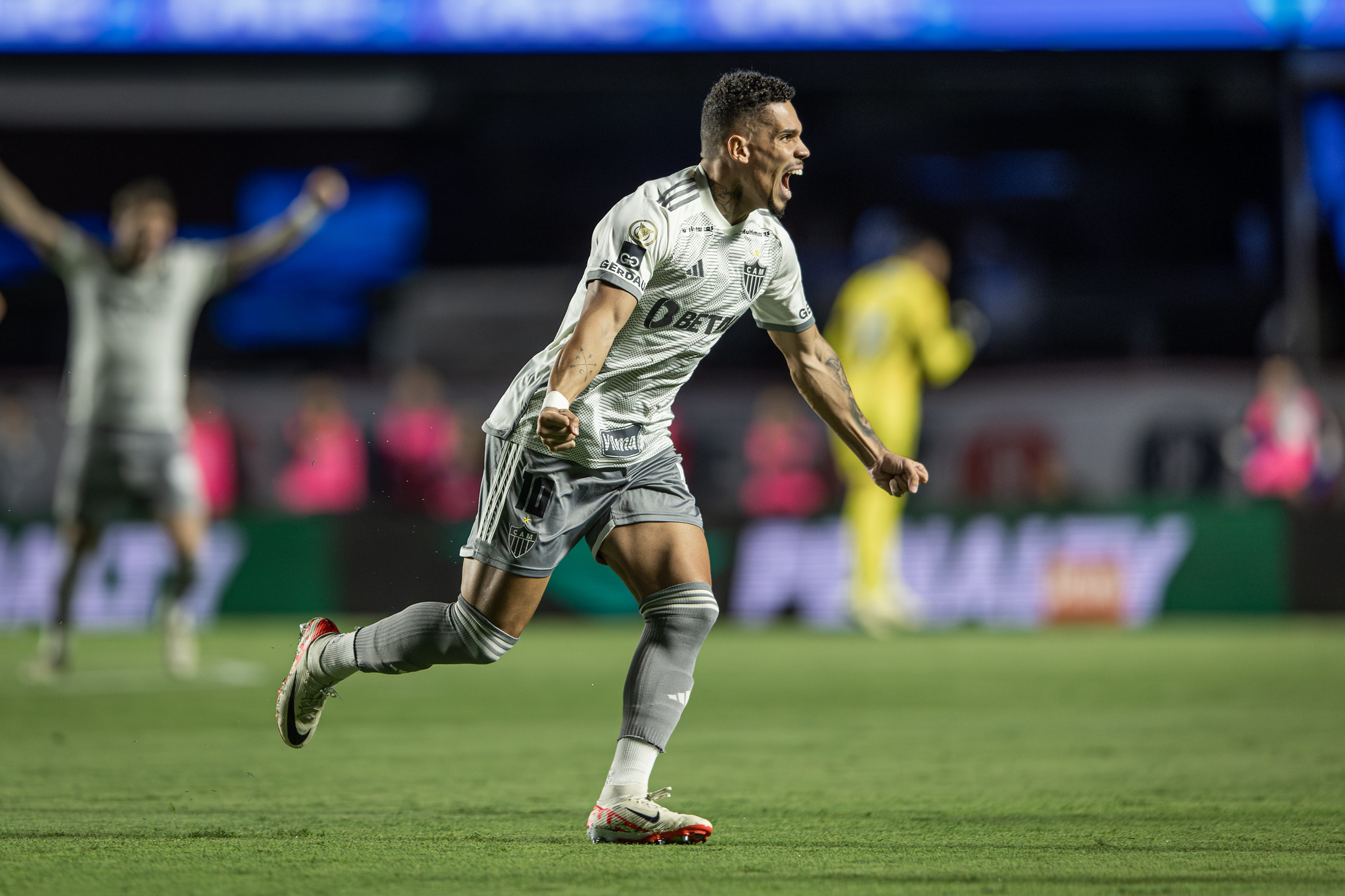 Paulinho comemora gol contra o São Paulo. Foto: Pedro Souza | Atlético-MG