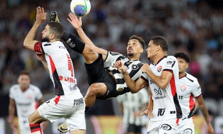 Eduardo no jogo do Botafogo contra o Vitória (Foto: Vítor Silva/Botafogo)