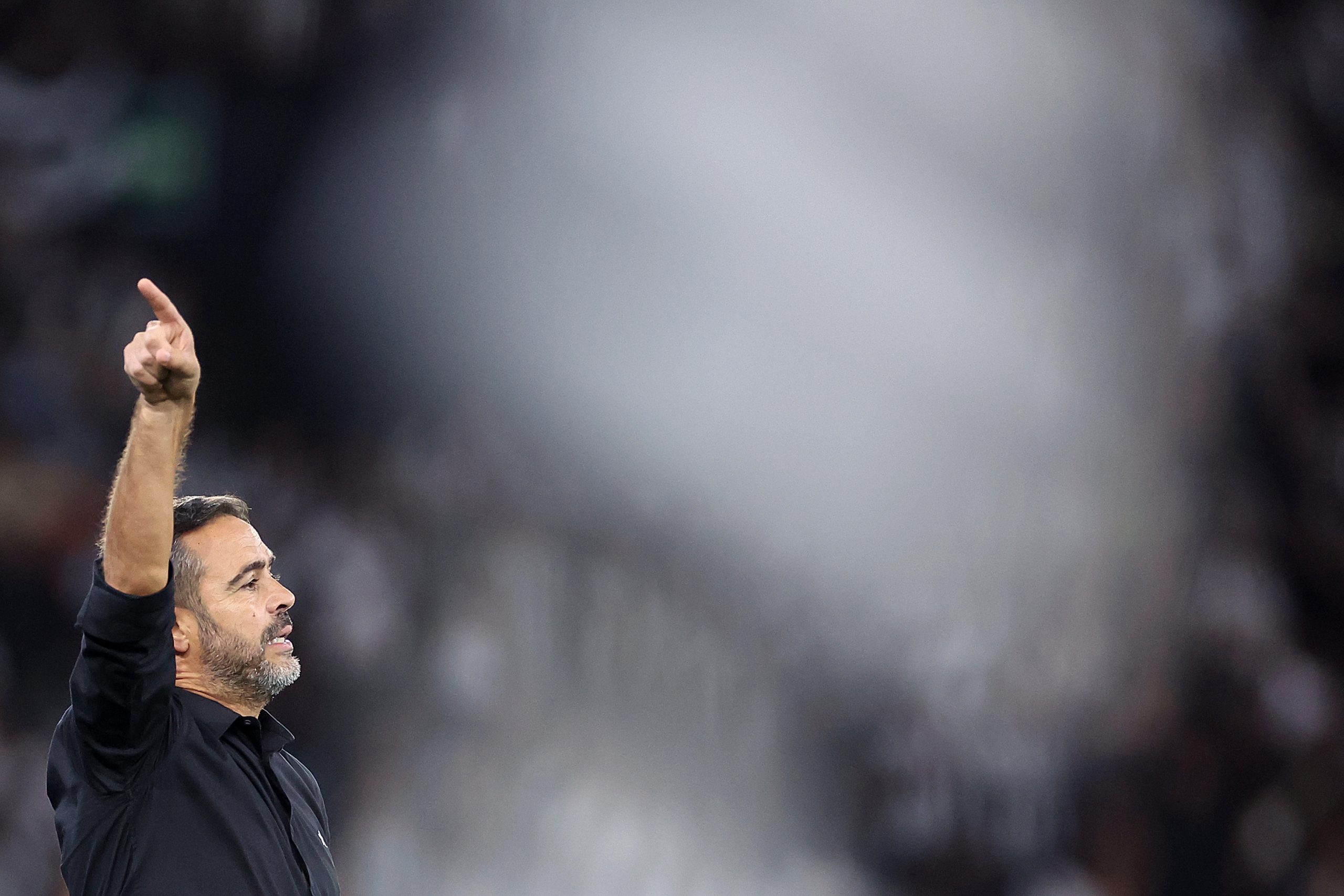 Artur Jorge no jogo contra o Vitória (Foto: Vítor Silva/Botafogo)