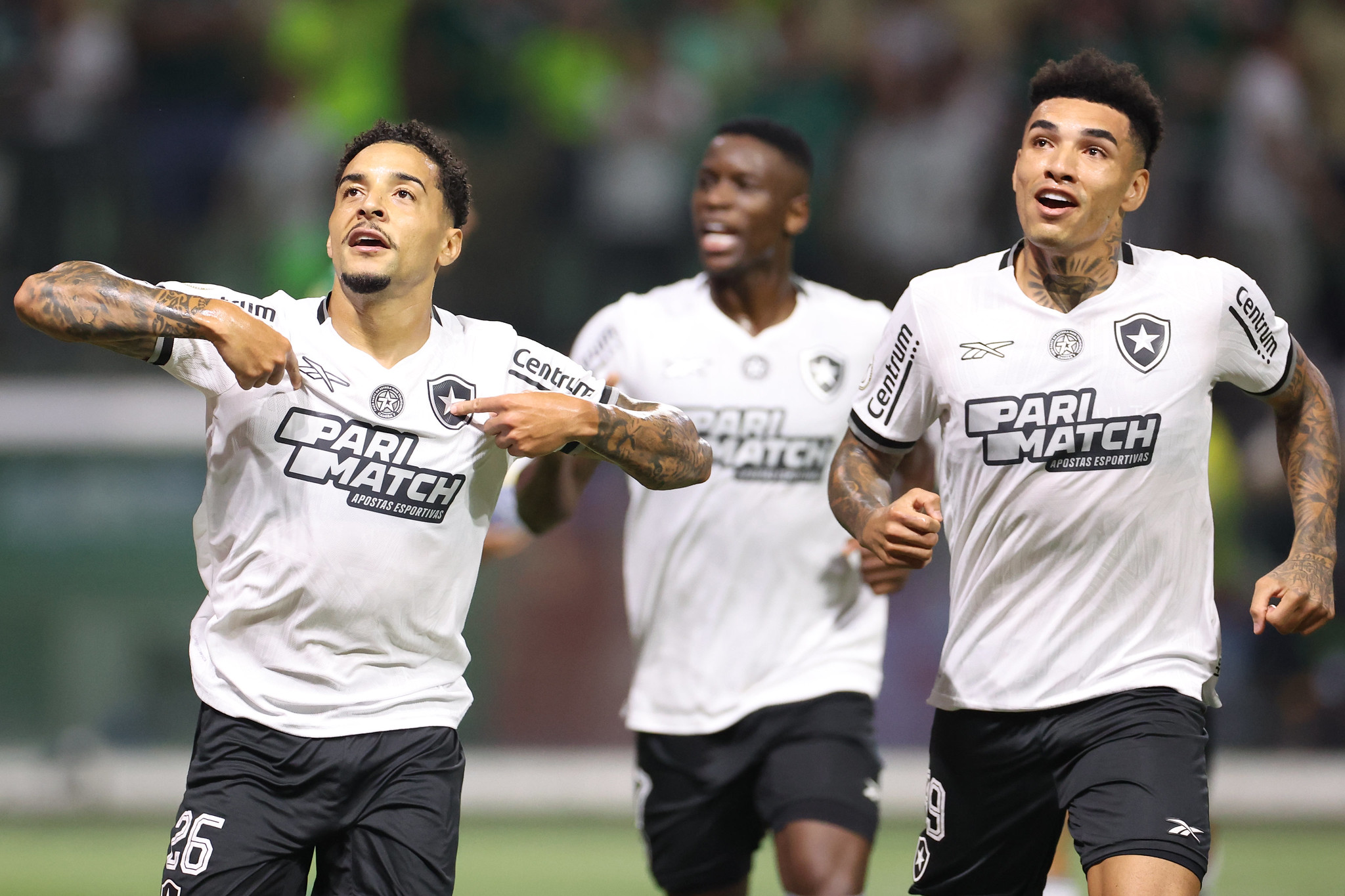 Gregore, Luiz Henrique e Igor Jesus. (Foto: Vitor Silva/Botafogo)