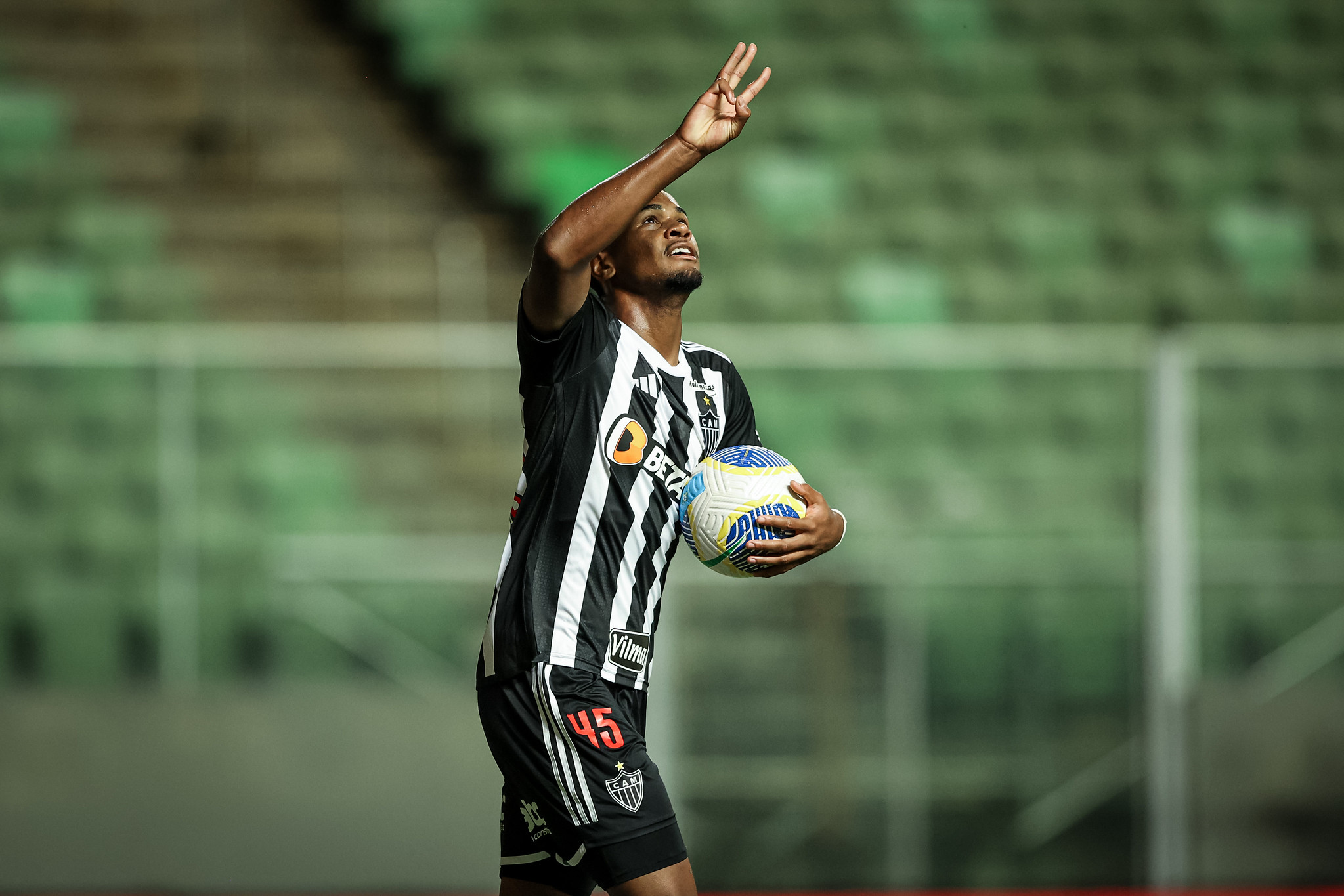 Alisson comemora gol marcado contra o Juventude na Arena Independência. Foto: Pedro Souza/Atlético-MG