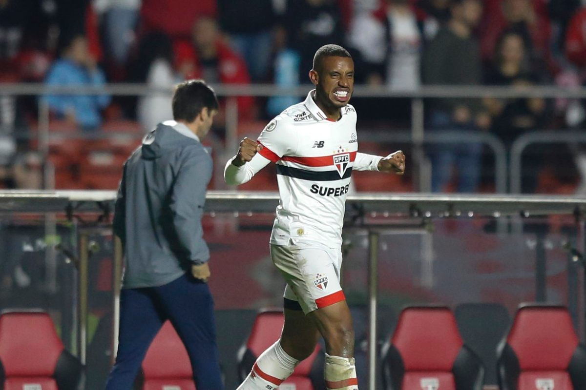 André Silva no jogo contra o Athletico PR (Foto: Miguel Schincariol / São Paulo FC)