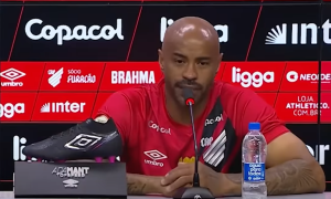 Thiago Heleno reconhece importância do apoio da torcida ao Athletico: 'nunca podemos deixar isso morrer' (Foto: Reprodução/Youtube/Athletico)