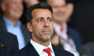 Edu Gaspar durante um jogo do Arsenal. (Foto: Divulgação/Arsenal)